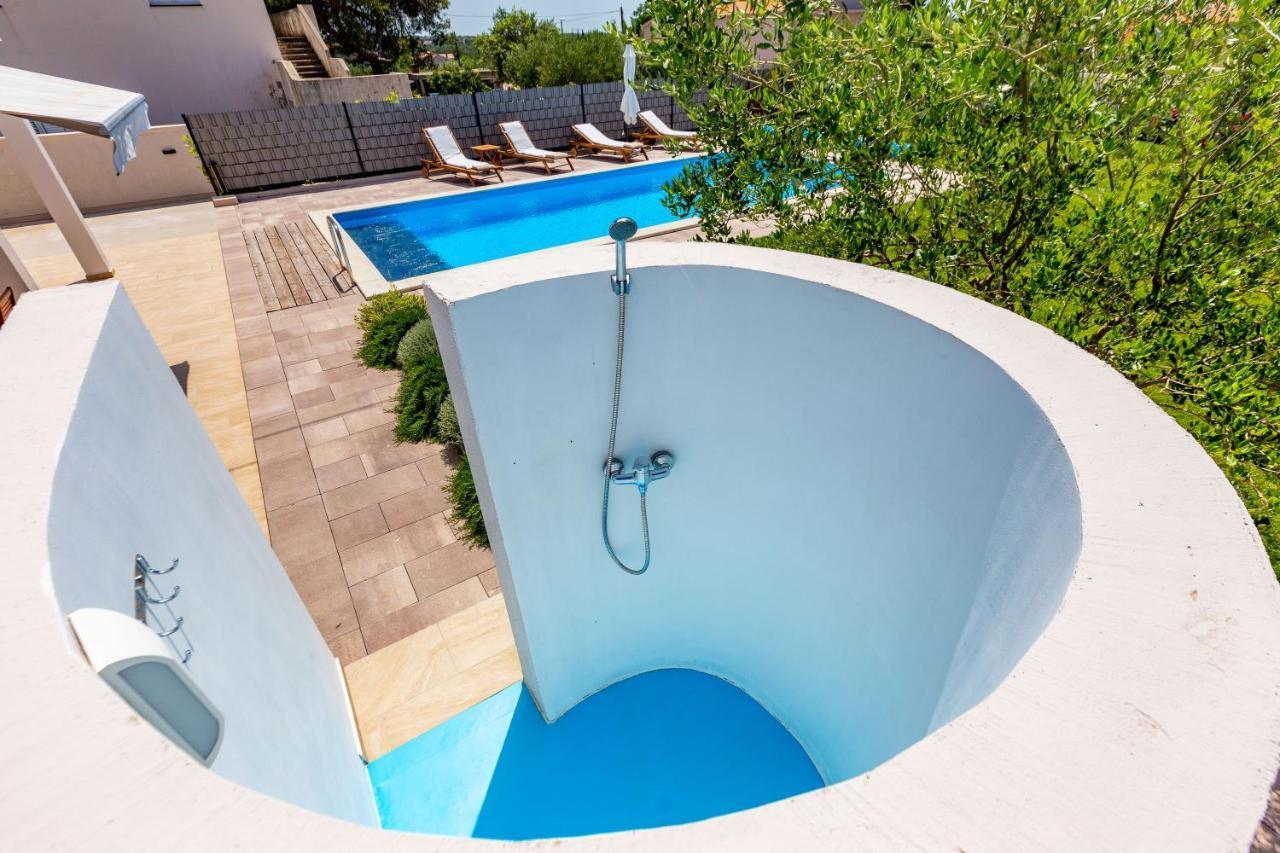 Kristina Holiday Home With Private Swimmingpool Visocane Buitenkant foto